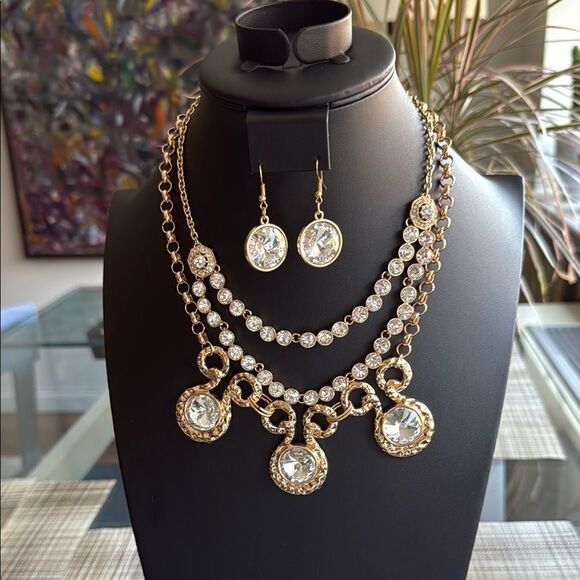 Set of 2 Gold Tone/Rhinestone Statement Necklaces and  Wire Backed Earrings. - Picture 1 of 5